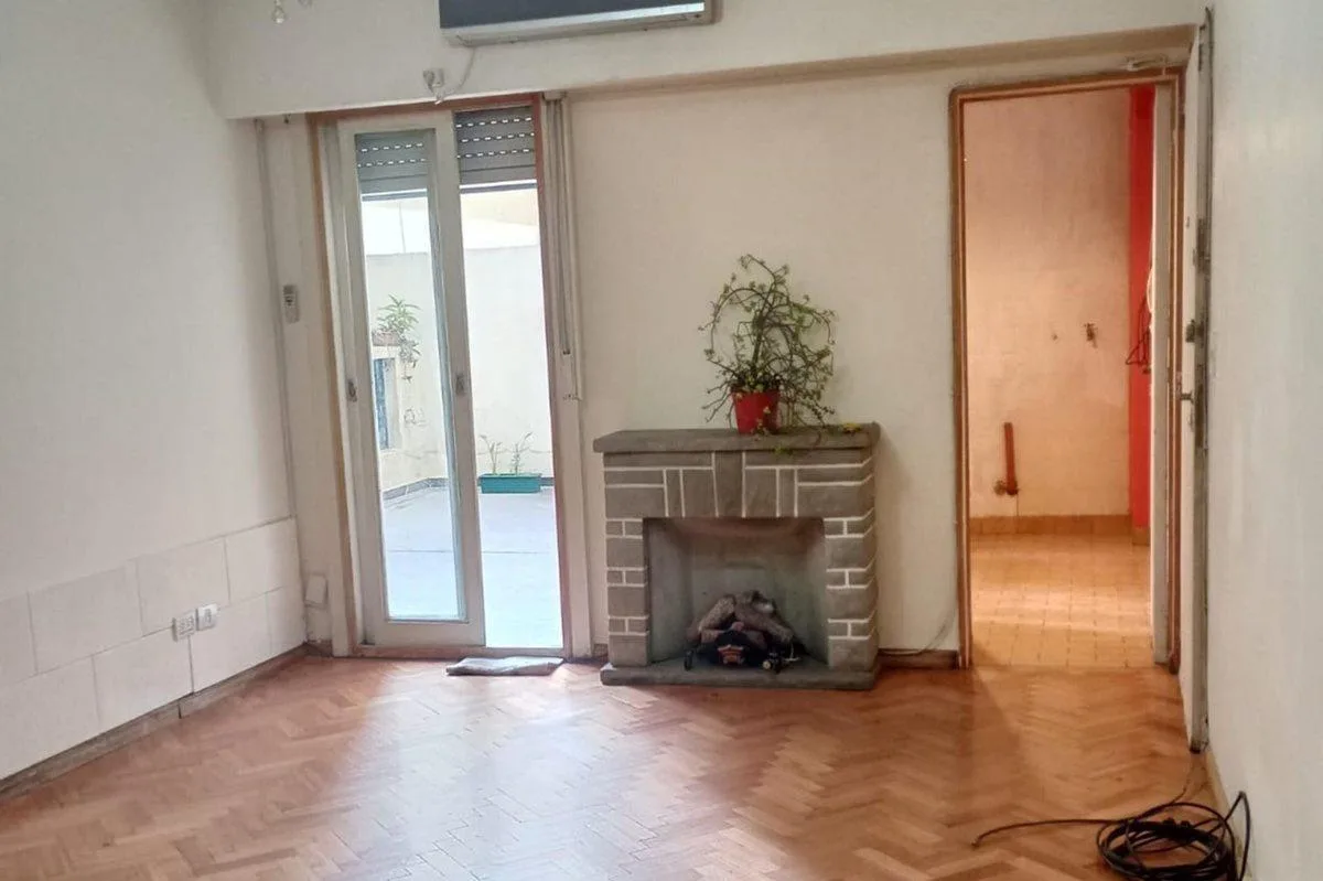 Apartamento de dois ambientes com pátio em Retiro