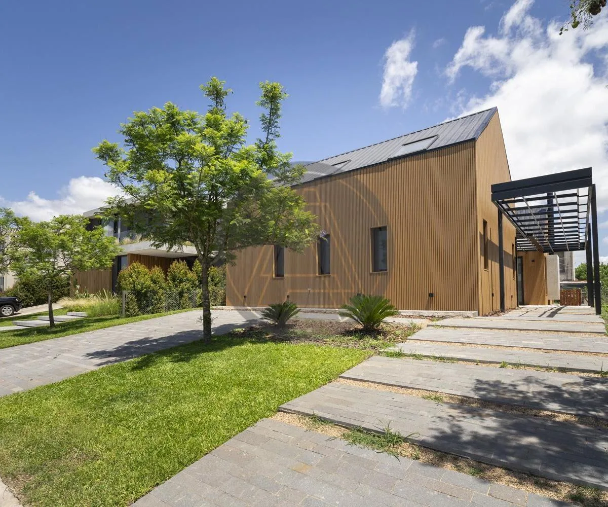 Five-room brand-new house for rent in Los Castaños