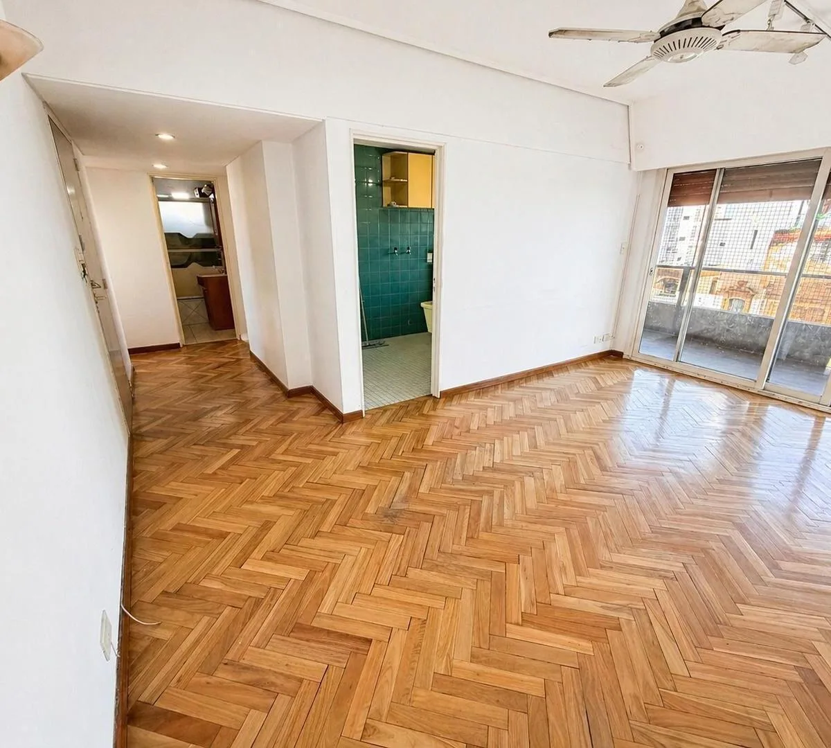 Departamento de 3 Ambientes con Balcón y Baulera