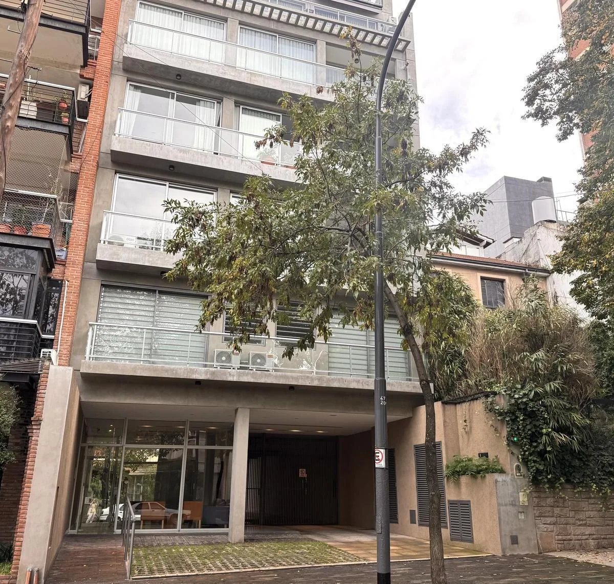 Apartamento de três ambientes com vaga em Núñez