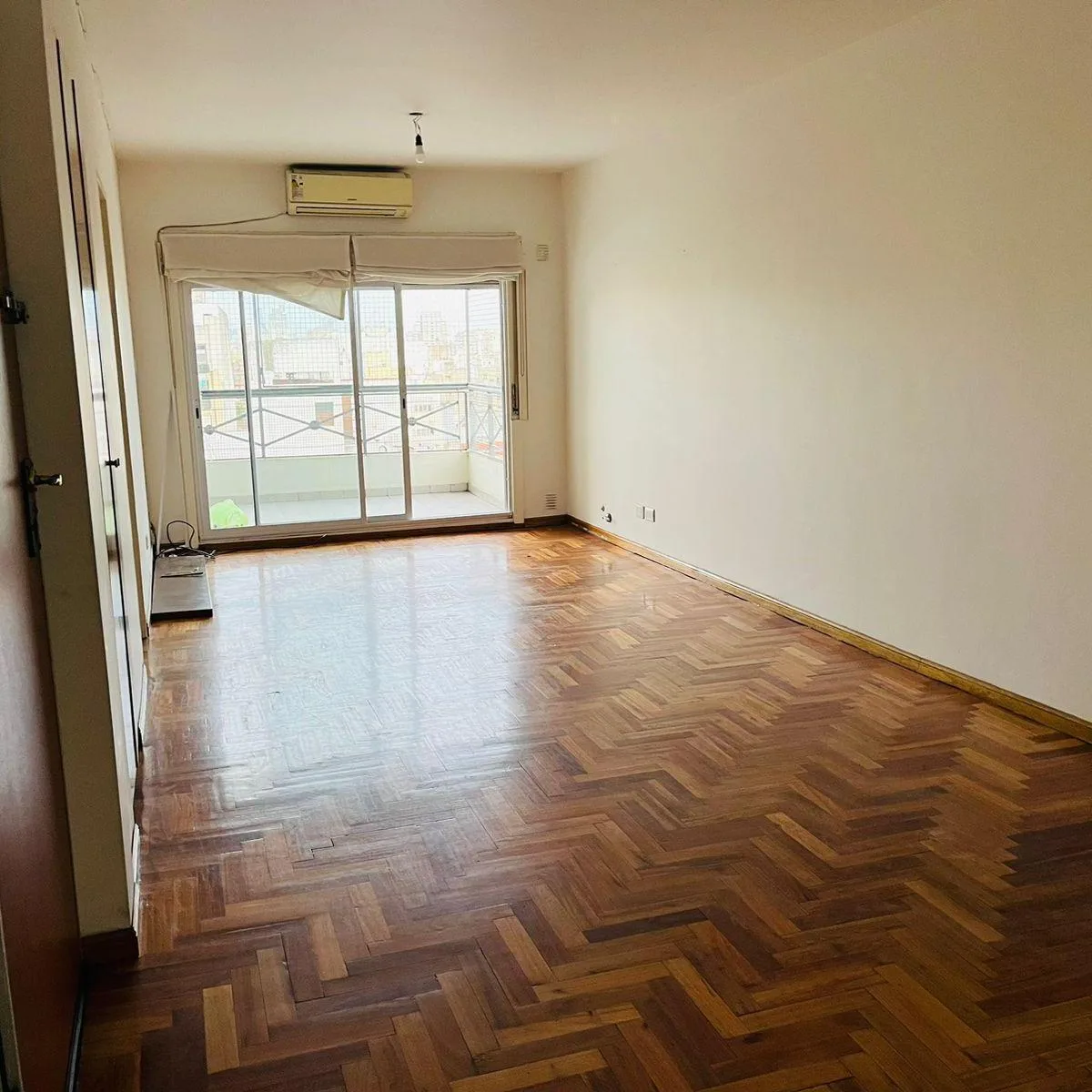 Three-room apartment in Almagro