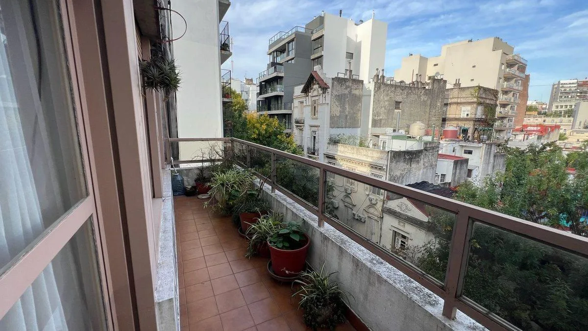 Аренда квартиры 3 комнаты с балконом в Recoleta