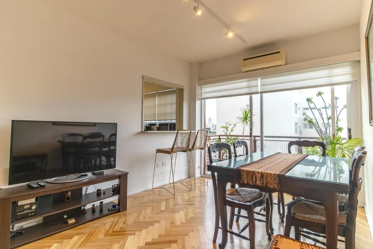 Unfurnished two-bedroom apartment in Belgrano