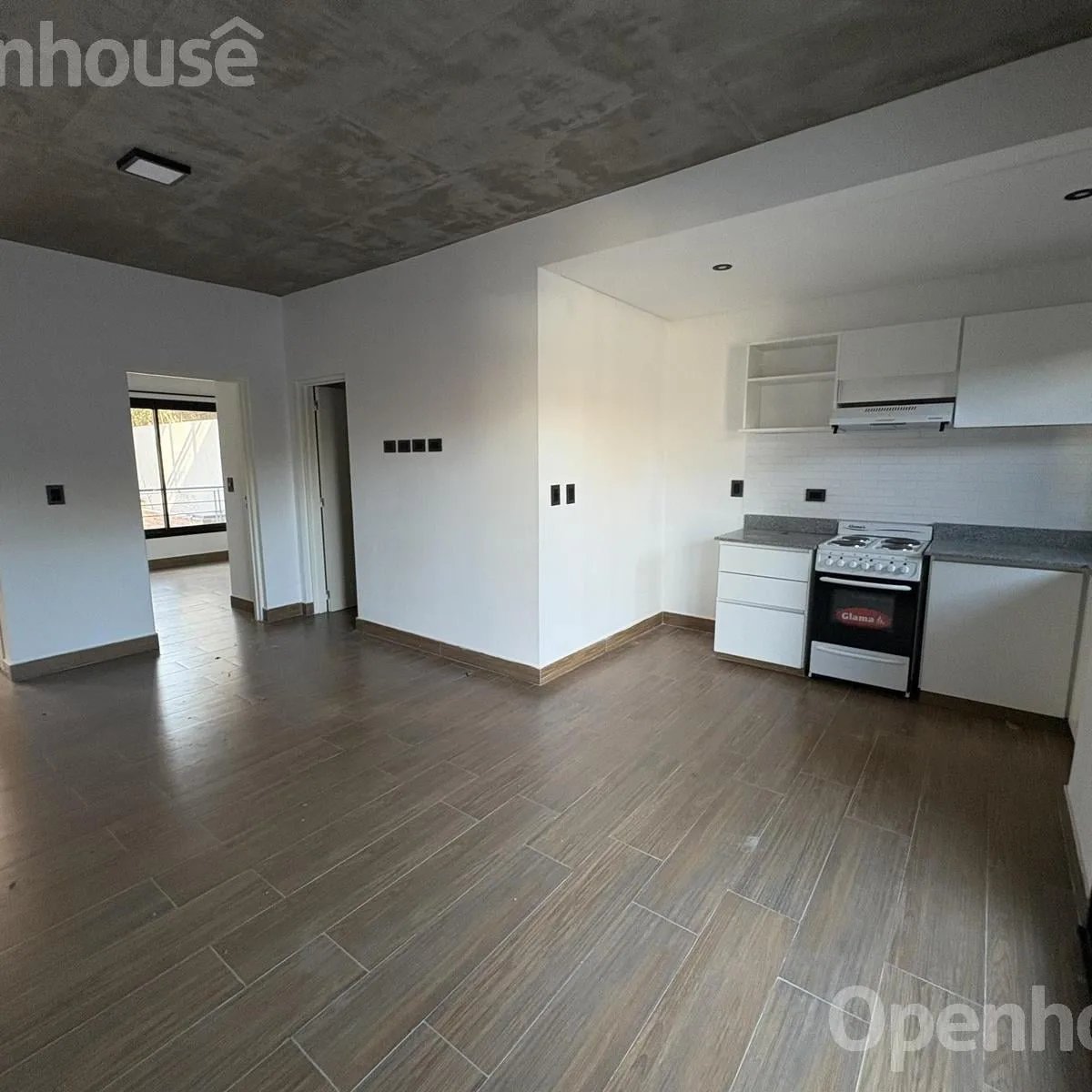 Alquiler - Excelente Depto 2 Amb con Cochera y Patio Privado - 200 m Estacion Pilar