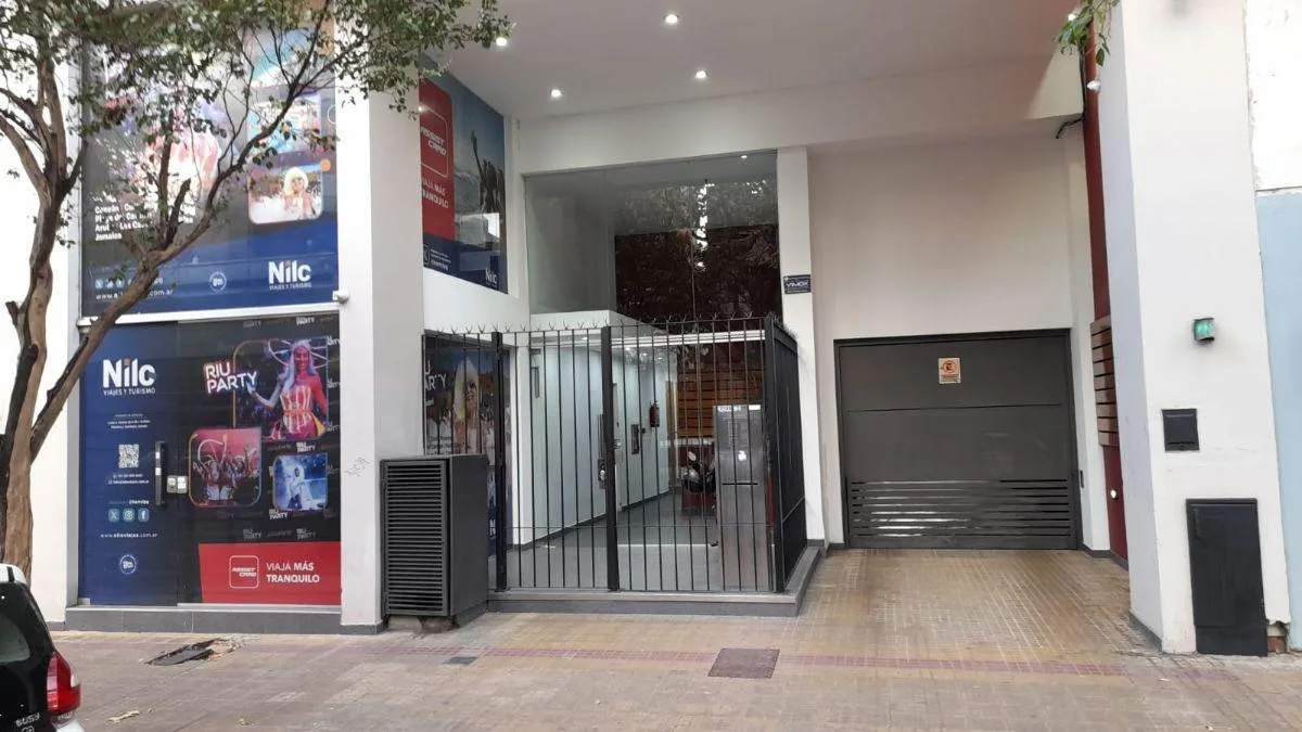 Departamento 8 y 60 en Alquiler, Frente Living Comedor, Cocina, Baño, Placard, Balcon Luminoso