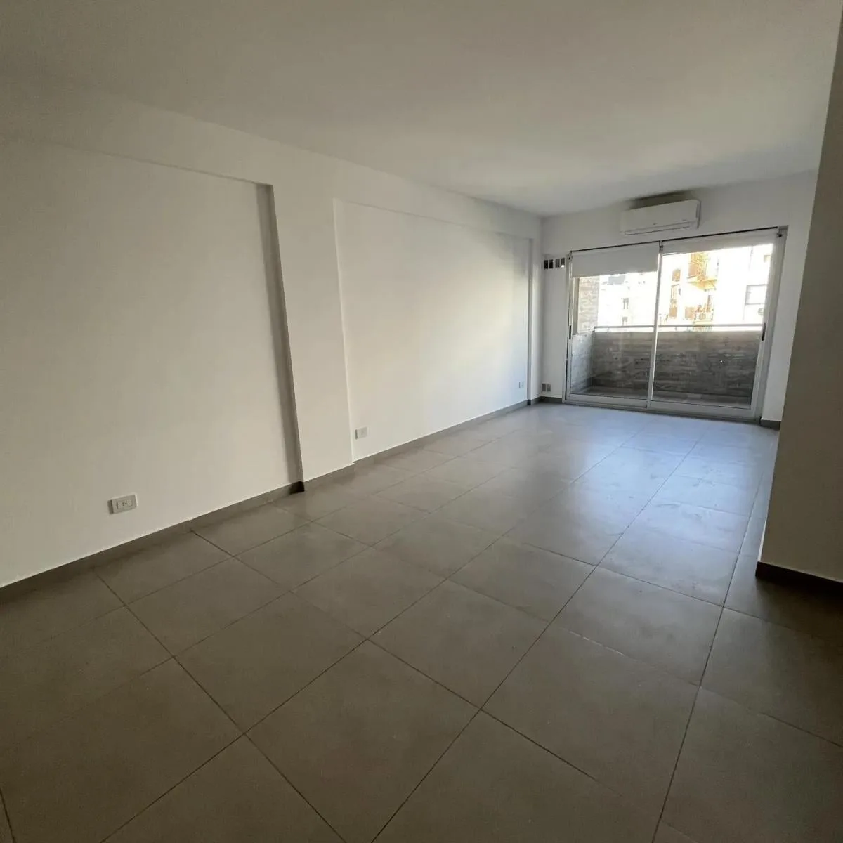 Alquiler Semipiso 3 Ambientes Al Frente. Nuevo. Piso Alto