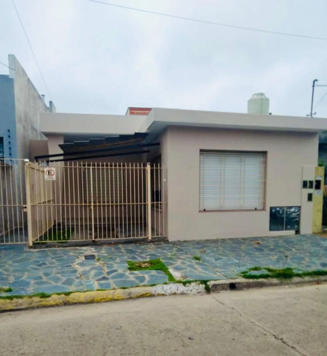 Alquiler Casa Tres Dorm. con Patio Quilmes