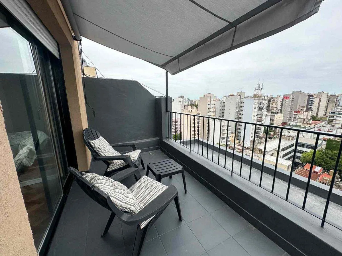 Apartamento de três ambientes em Monserrat