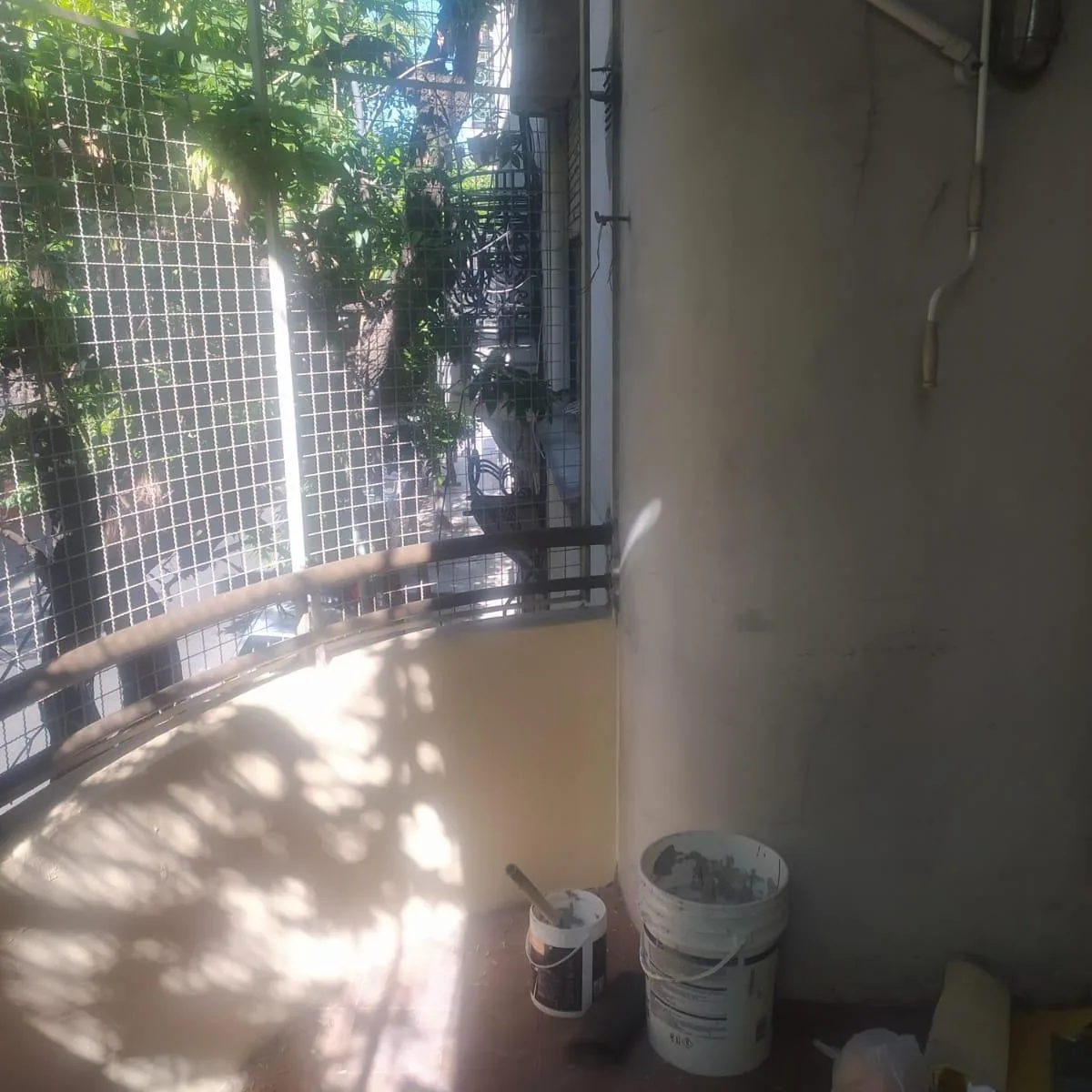 Apartamento de três quartos com varanda em Balvanera