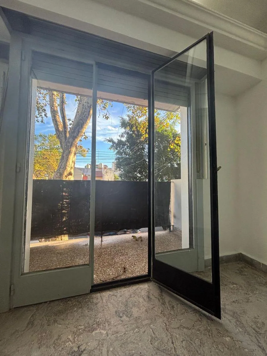 PH 2 Ambientes Al Frente con Balcon / Bajas Expensas