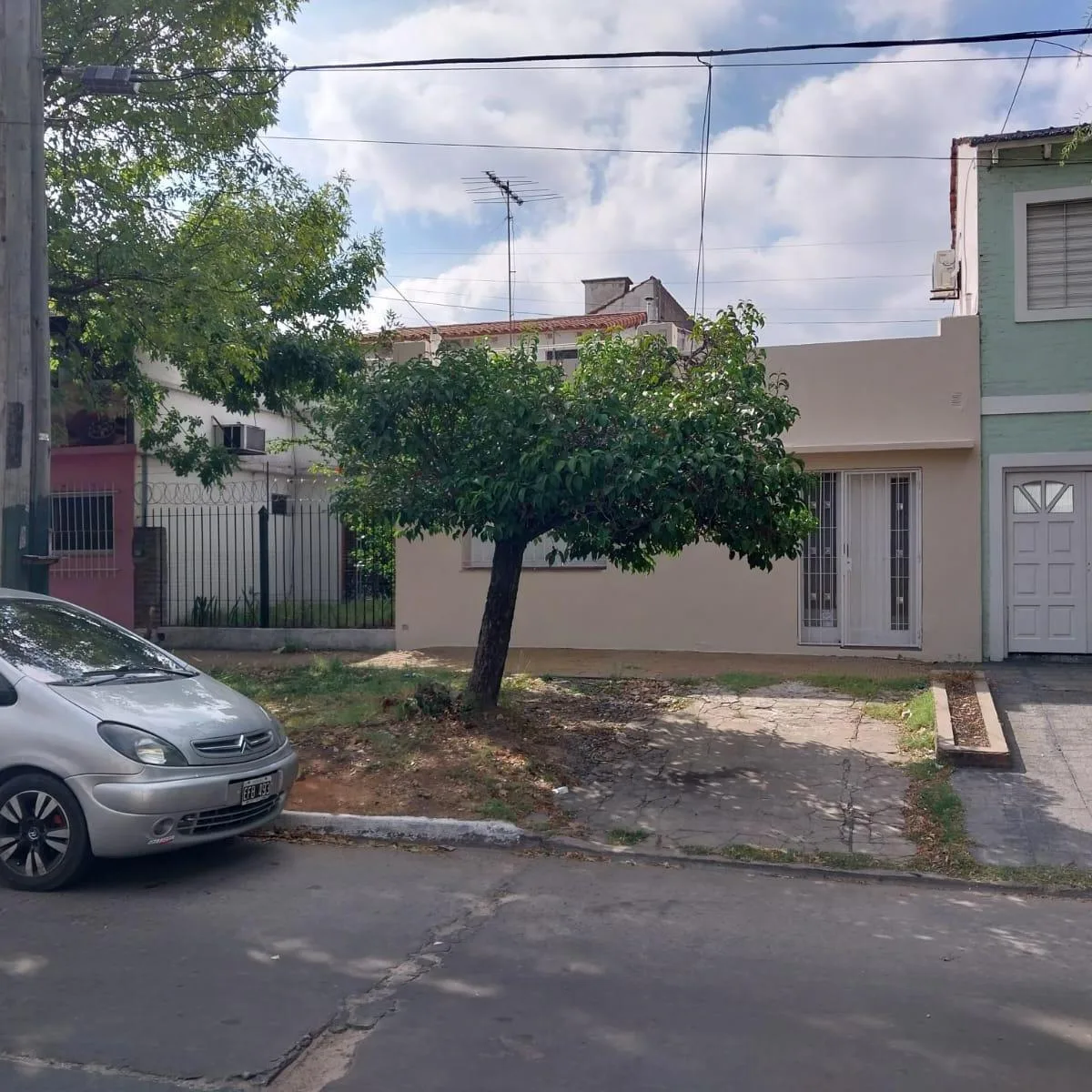 2 Dorm. con Patio