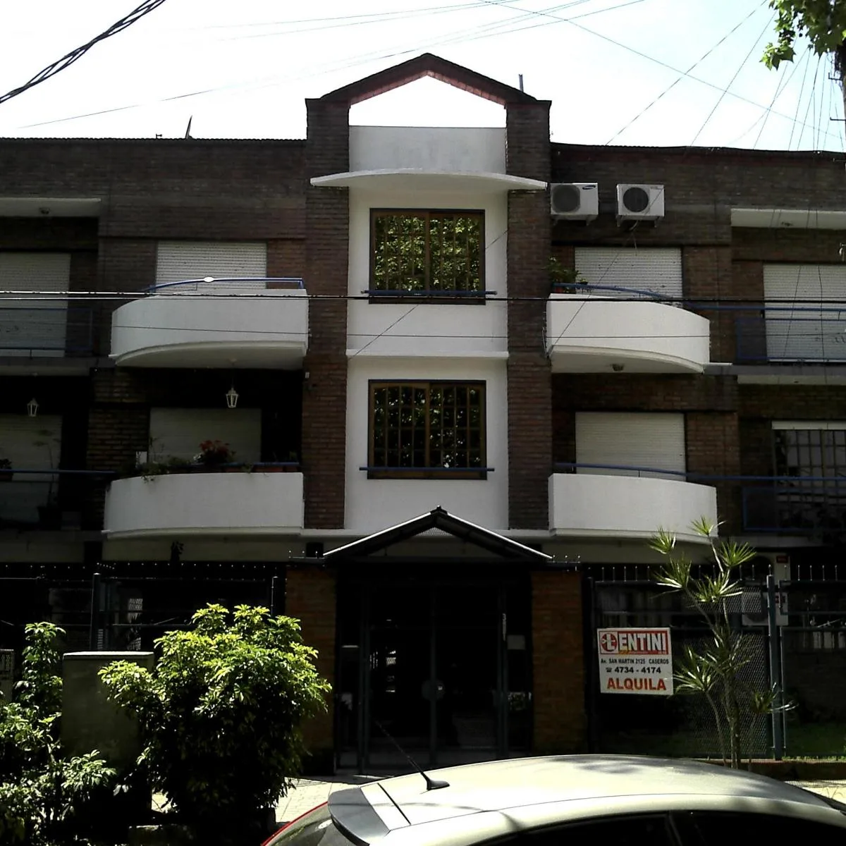 Departamento 3 Ambientes en Plata Baja Amplio. con Patio. a La Vuelta de La Igles