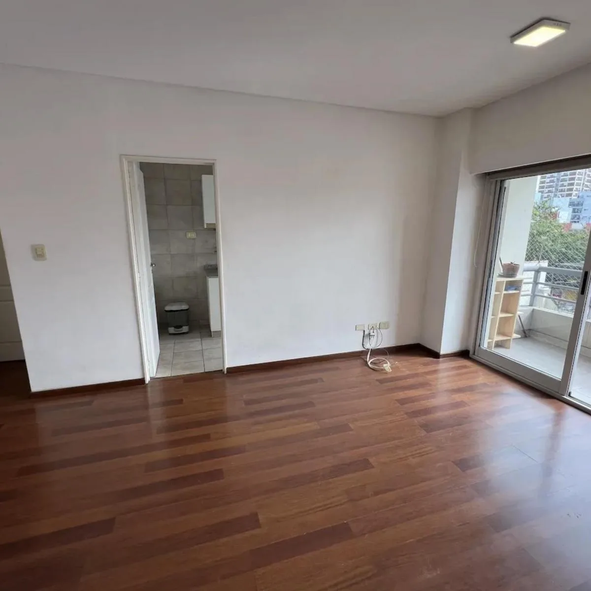 2 ambientes con cochera y balcón