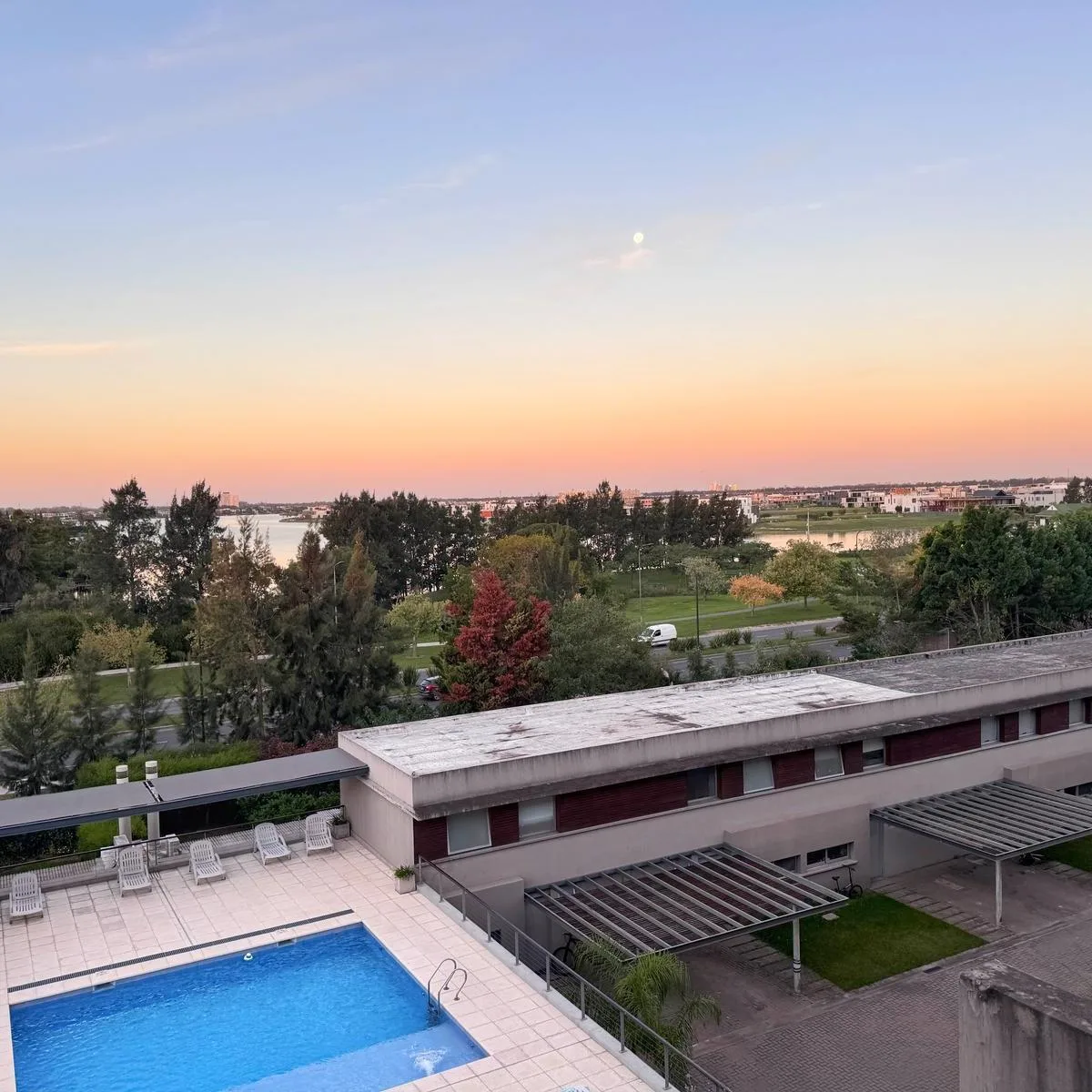 Apartamento duplex de 2 dormitórios em Tigre