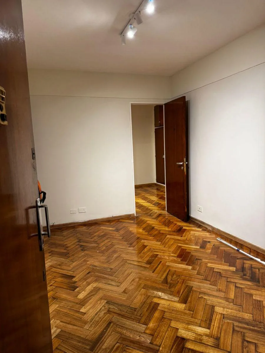 Apartamento de 2 ambientes reciclado com varanda em Palermo