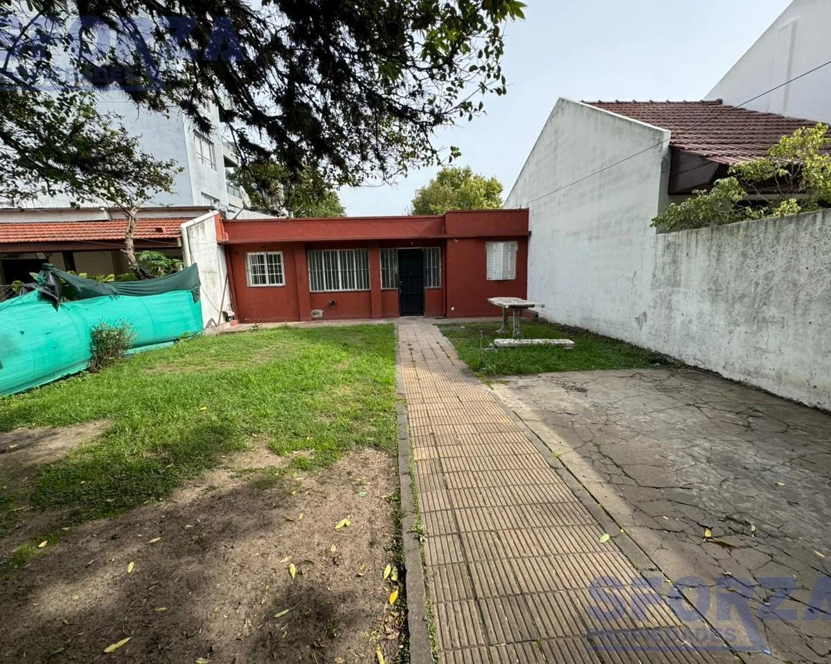 Casa en Alquiler con Jardin Al Frente en San Miguel