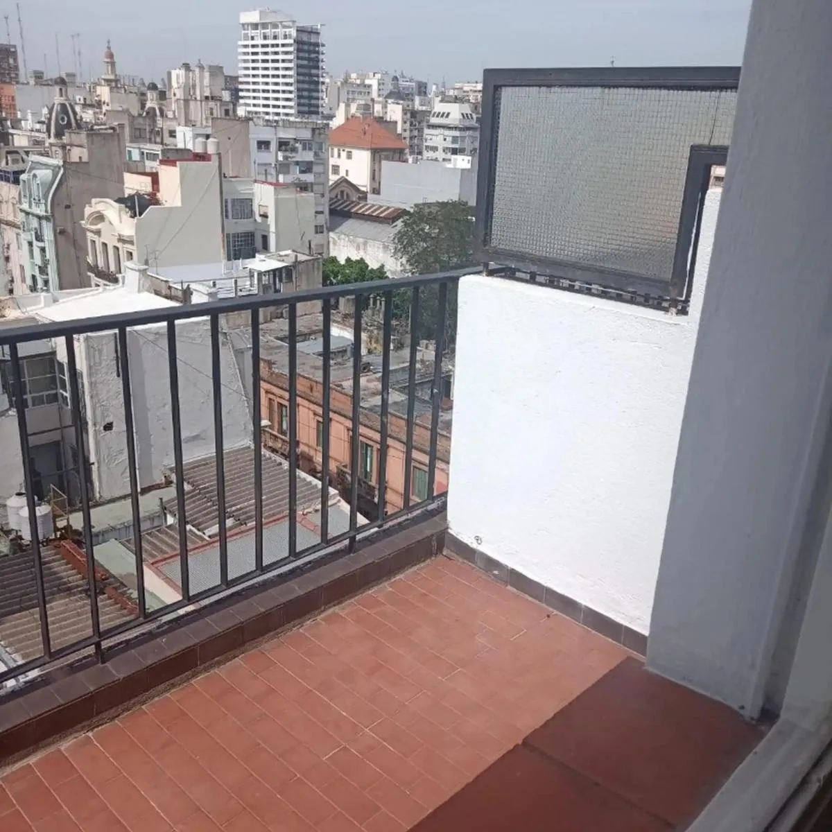 Alq. 2 Ambientes - en Duplex - con Balcón y Cochera