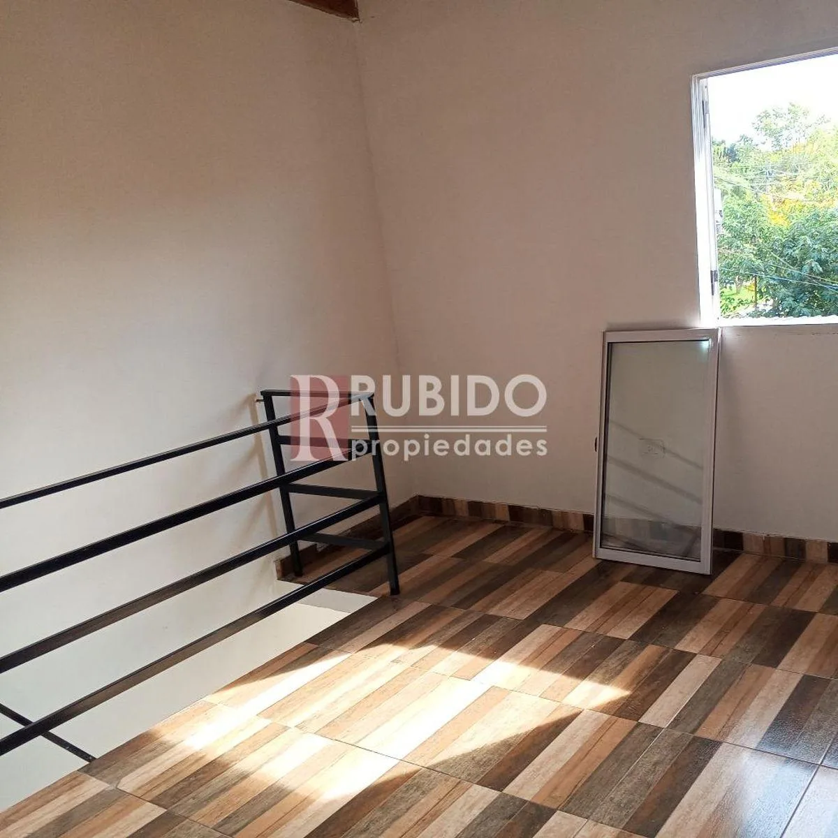 Depto 2 Ambientes en Luis Guillon