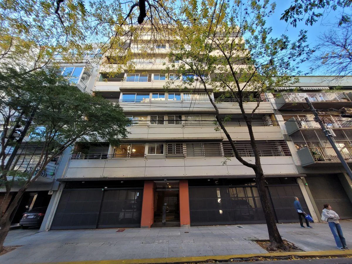 Departamento de 2 Amb. Al Frente con Balcón a 2 Cuadras de Av Cabildo