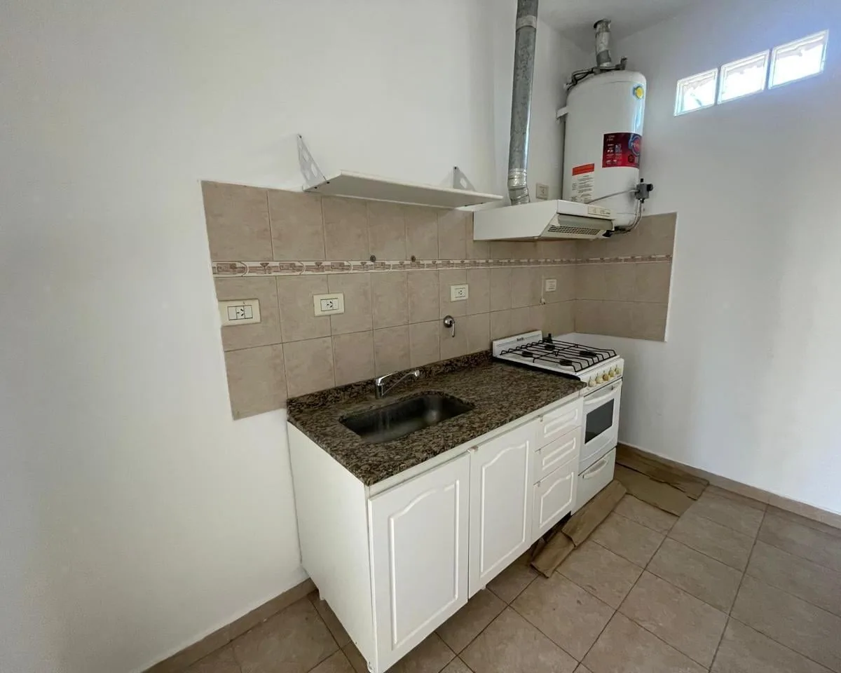 Departamento Dos Ambientes en Alquiler Lujan Almirante Brown 472