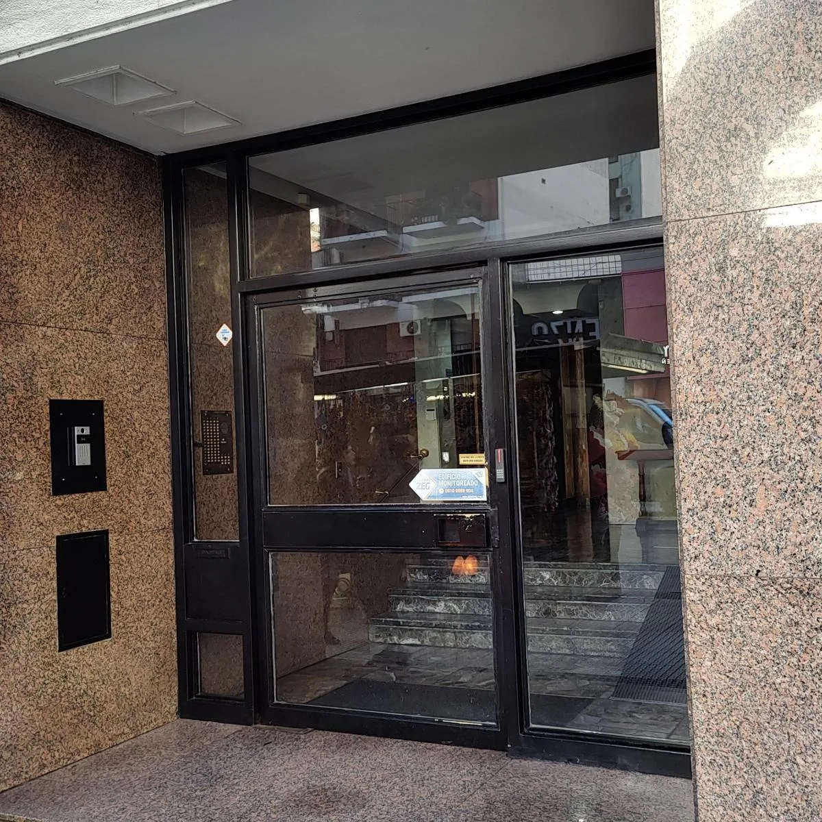 Квартира-студия с внутренним двориком в Recoleta