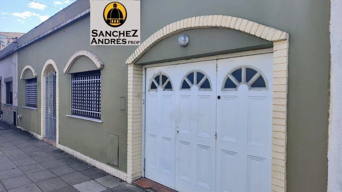 Casa en Lote Propio - Ideal Profesional / Comercial - Morón Centro
