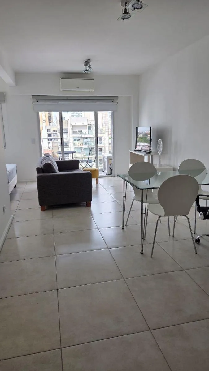 Muy Buen Departamento Dos Ambientes con Cochera en Devoto!