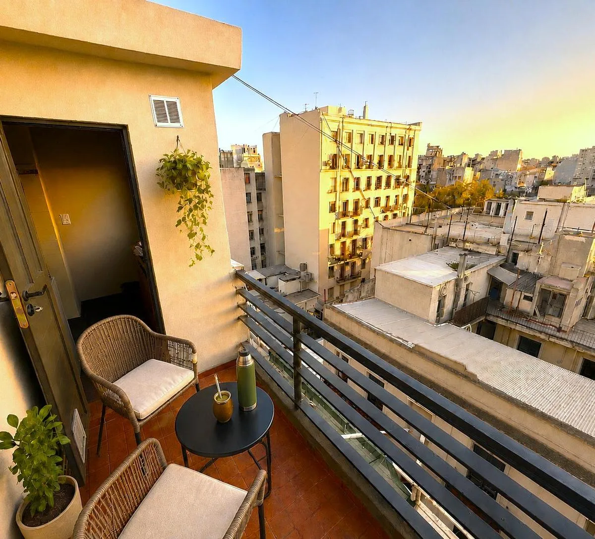 Departamento Penthouse de 2 Ambientes – Bajas Expensas y Muy Luminoso