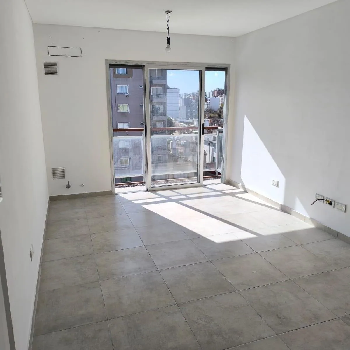One-bedroom two-room apartment in Morón with parking