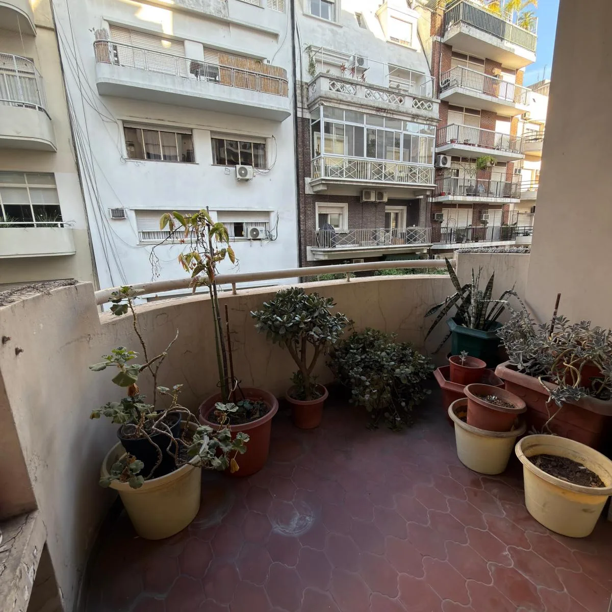 Alquiler 3 Ambientes en Piso Alto con Balcón Muy Luminoso Excelente Ubicación en Recoleta