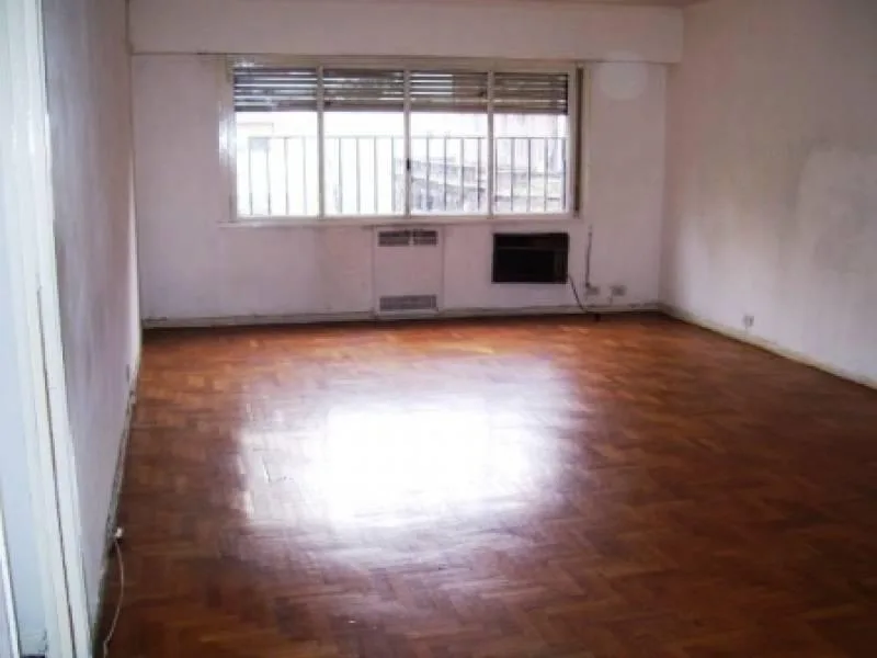 Two-bedroom apartment in Recoleta