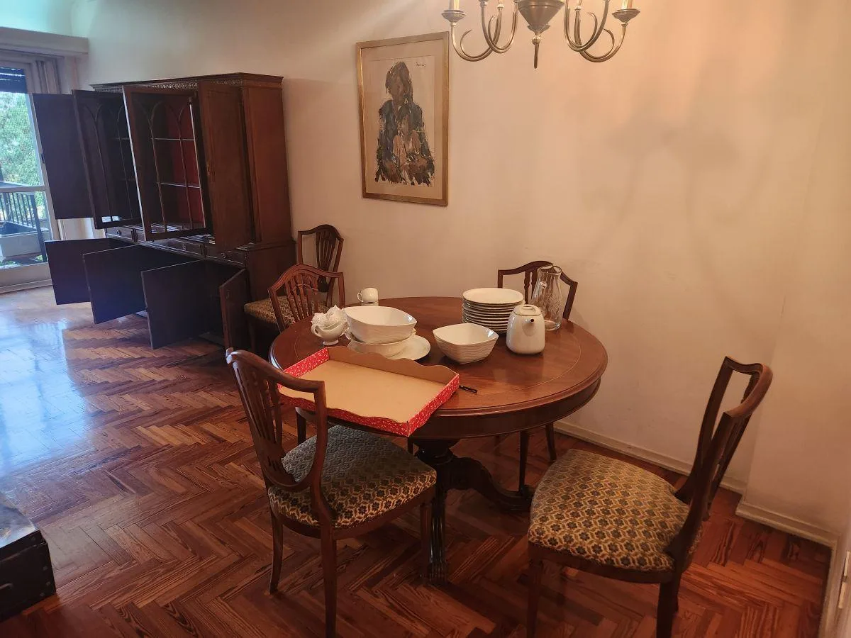 Hermoso Departamento 4 Ambientes con Dependencia y Cochera