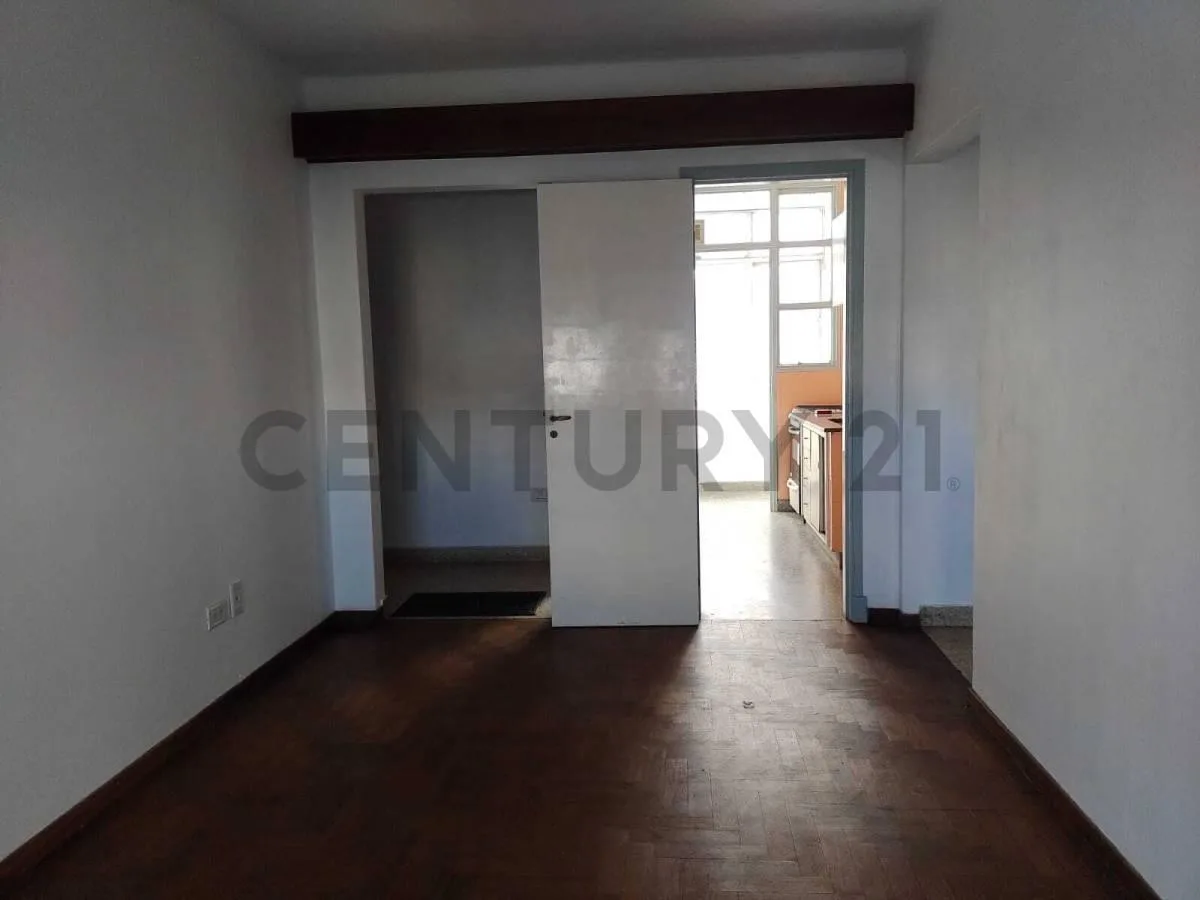 Calle 56 E/ 6 y 7 - Departamento en Alquiler de Dos Dorm