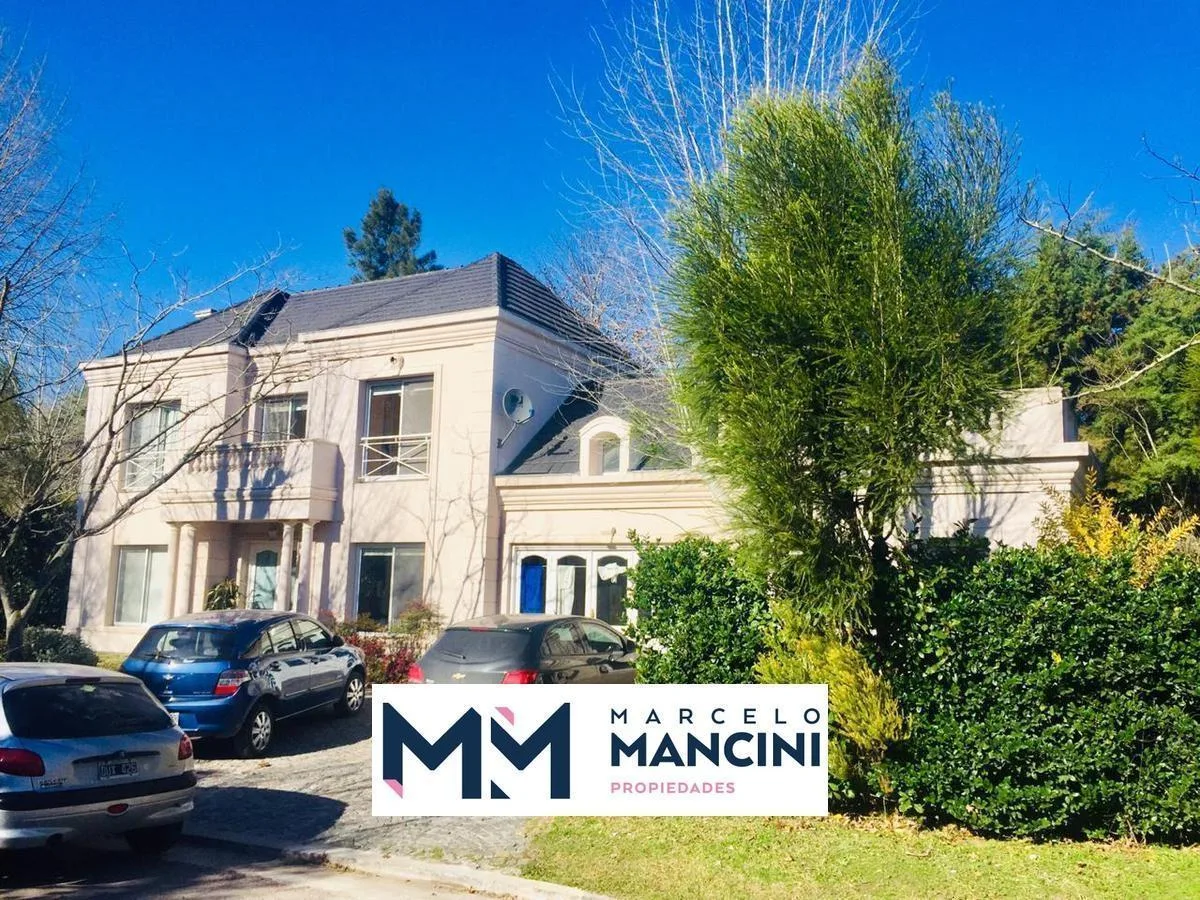 Venta Casa en Solar del Bosque 5 Ambientes