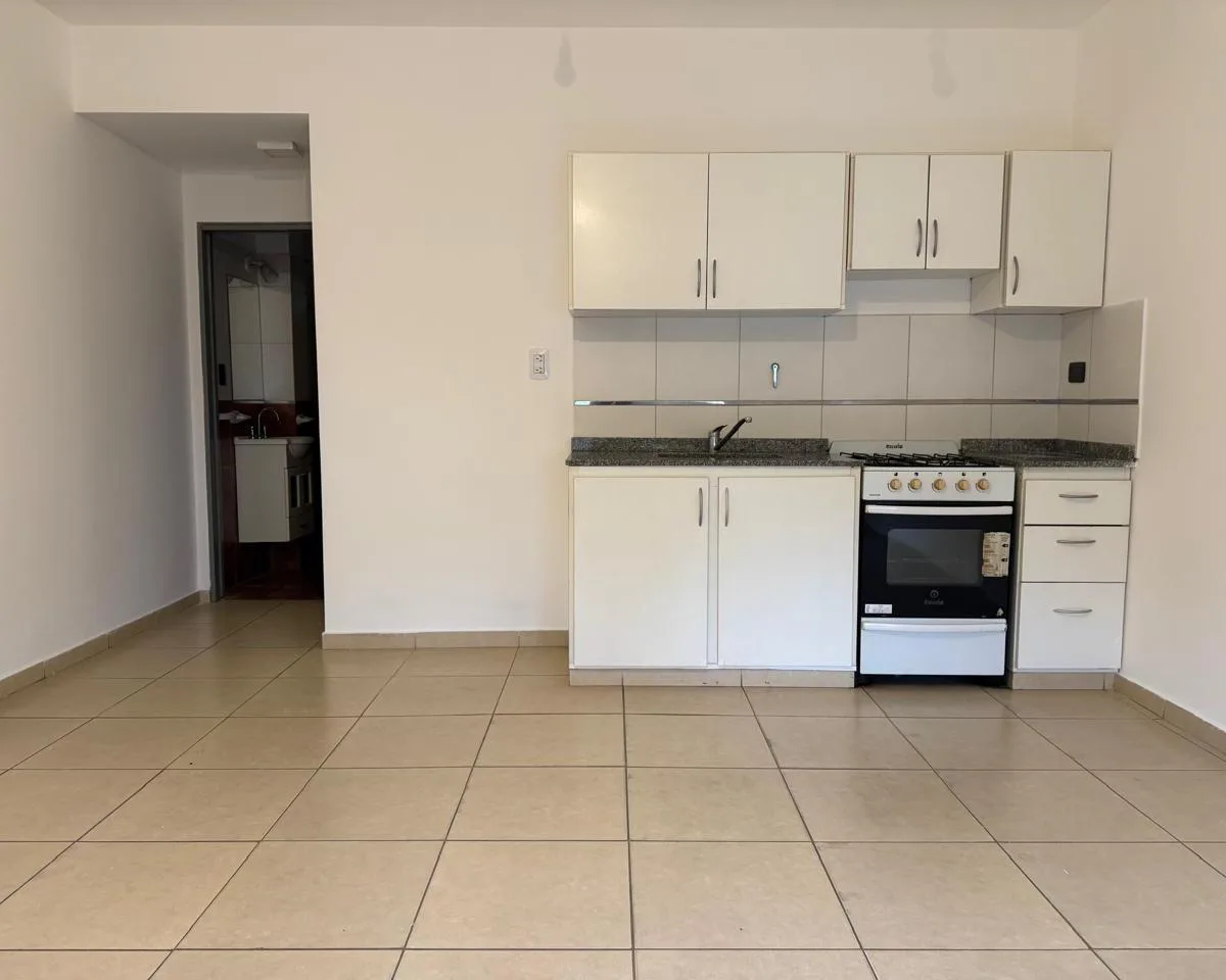 Apartamento de dois ambientes com pátio em La Matanza