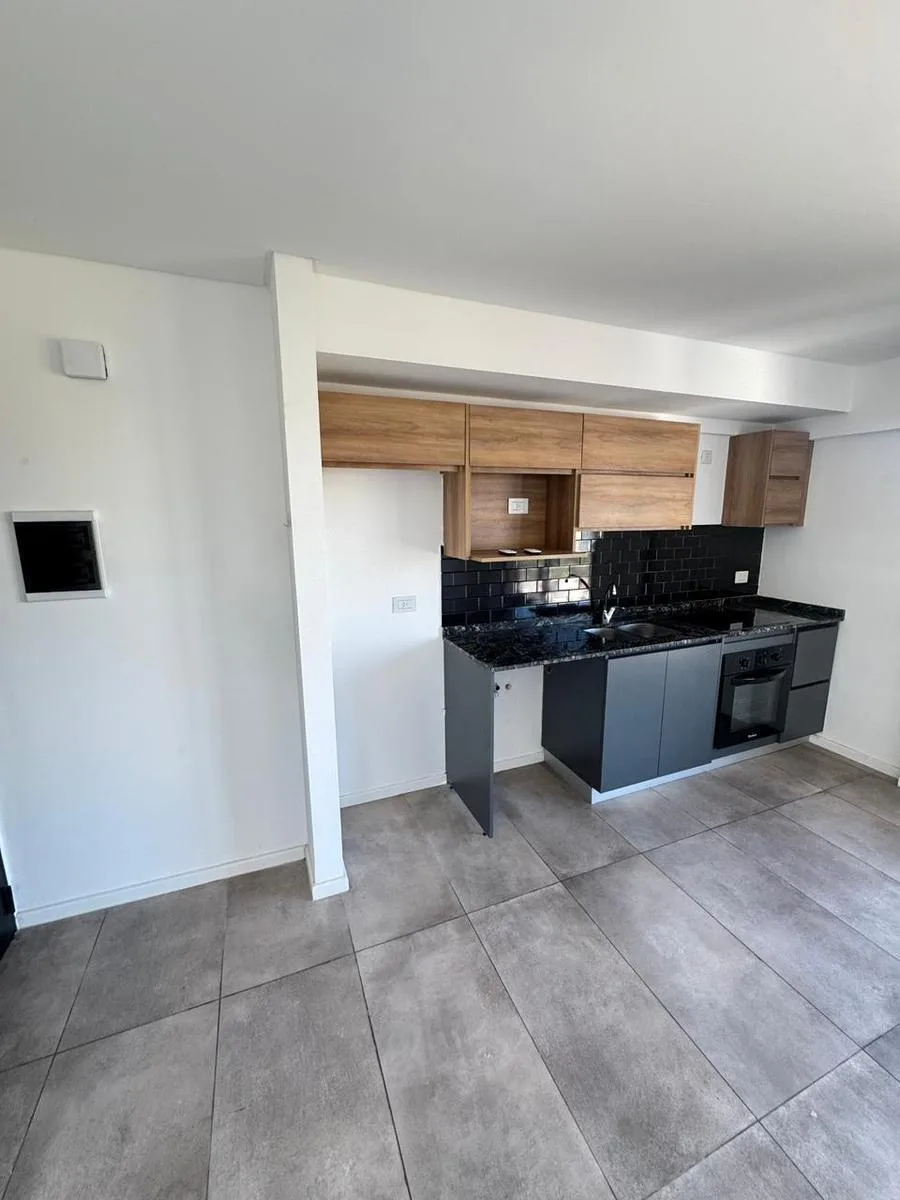 Two-room apartment in Centro Ituzaingó