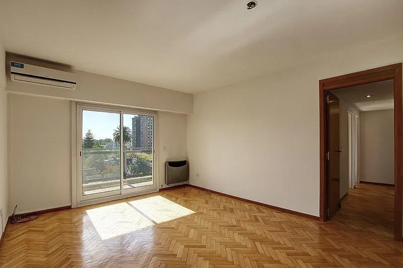 Departamento 4 Ambientes Luminoso Impecable con Balcon Vista Abierta y Cochera en Belgrano