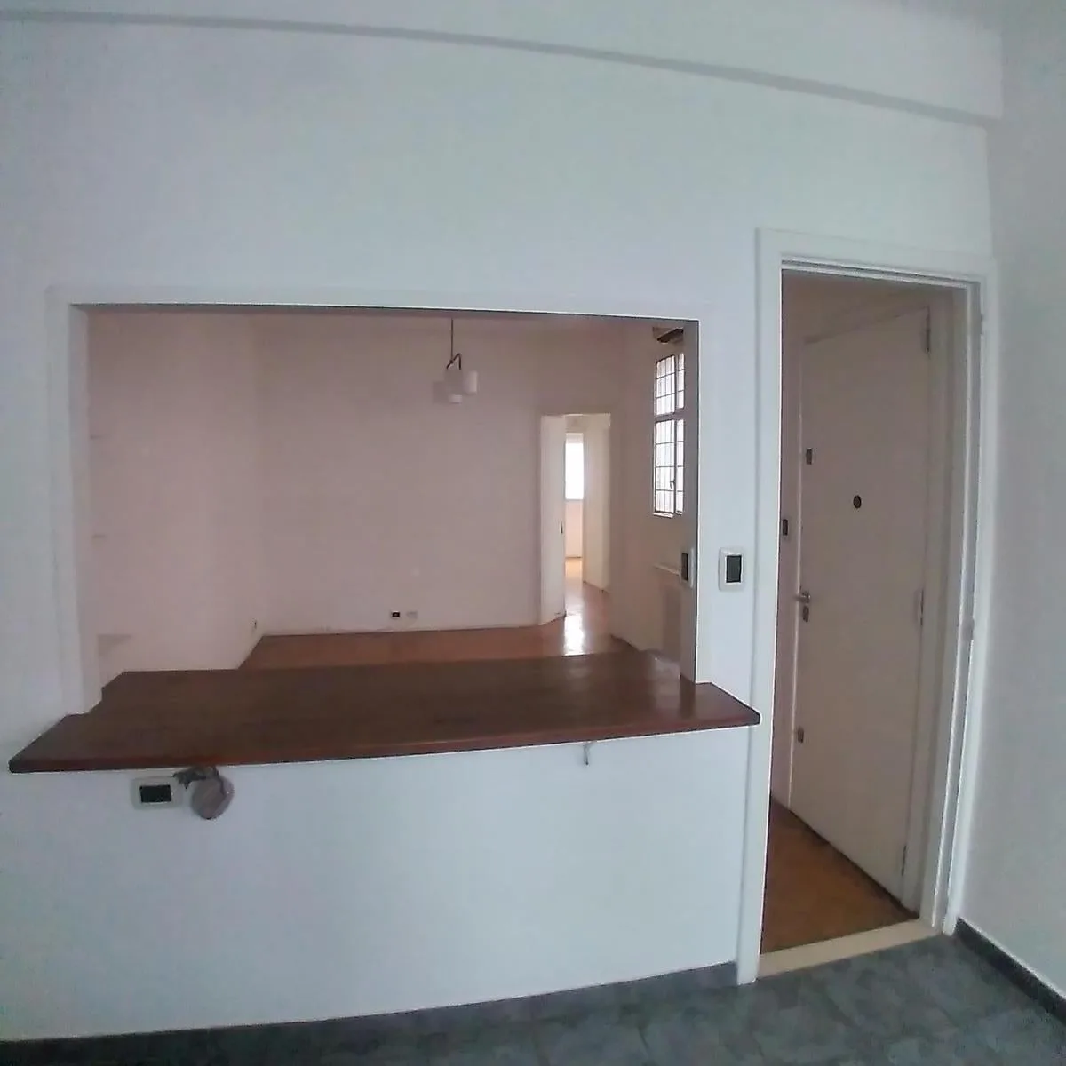 Departamento en Arenales y Libertad Antiguo Racionalista Amplio 2 Dorm Baño y Toil