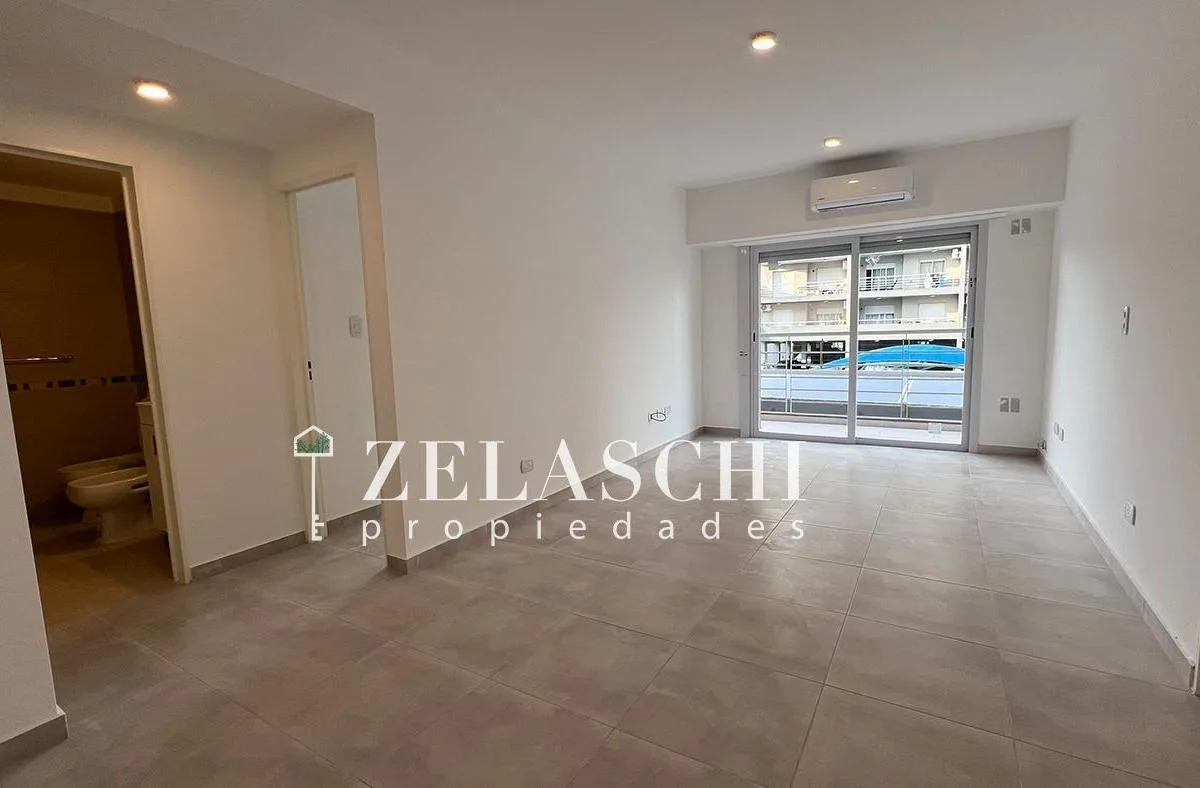 Alquiler: Departamento 2 Ambientes: Calle Las Malvinas, Martin Coronado