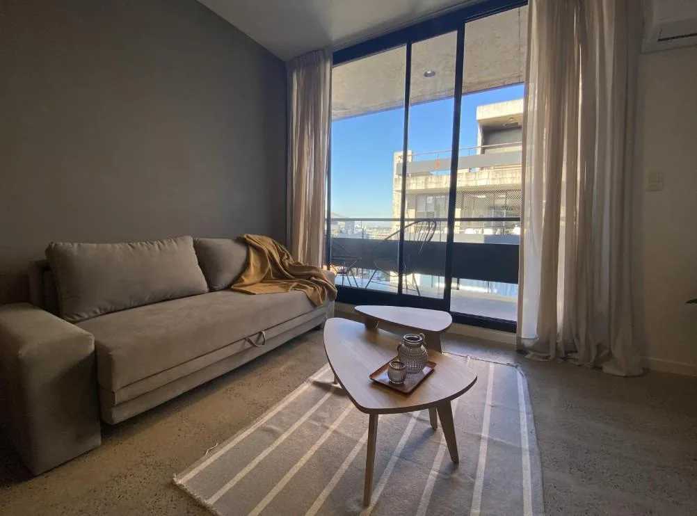 Tigre - Av Italia y Montes de Oca, 2 Amb, 55 m&sup2; con Cochera Fija - Amoblado (Ram)