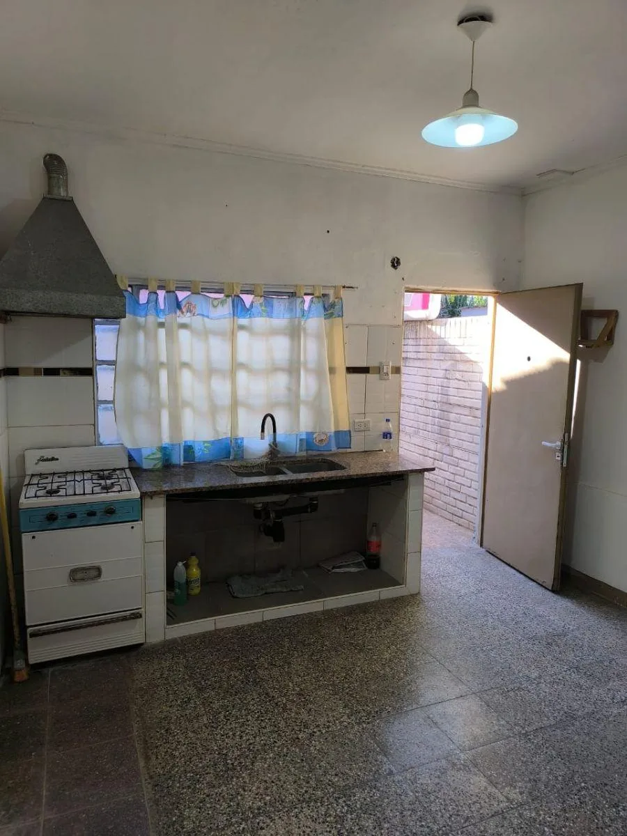 Alquila Departamento Monoambiente - Planta Baja - Berazategui Oeste
