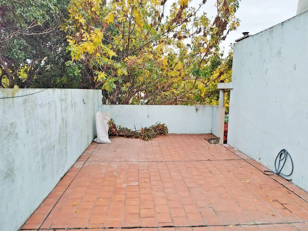 PH de 2 Amb en Primer Piso por Escalera Sin Expensas con Terraza ($950.000. -)