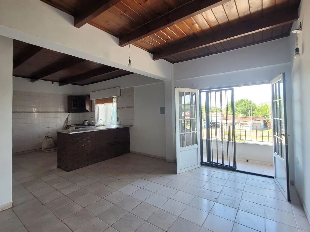 Departamento en Alquiler Sobre Av H. Yrigoyen - Longchamps