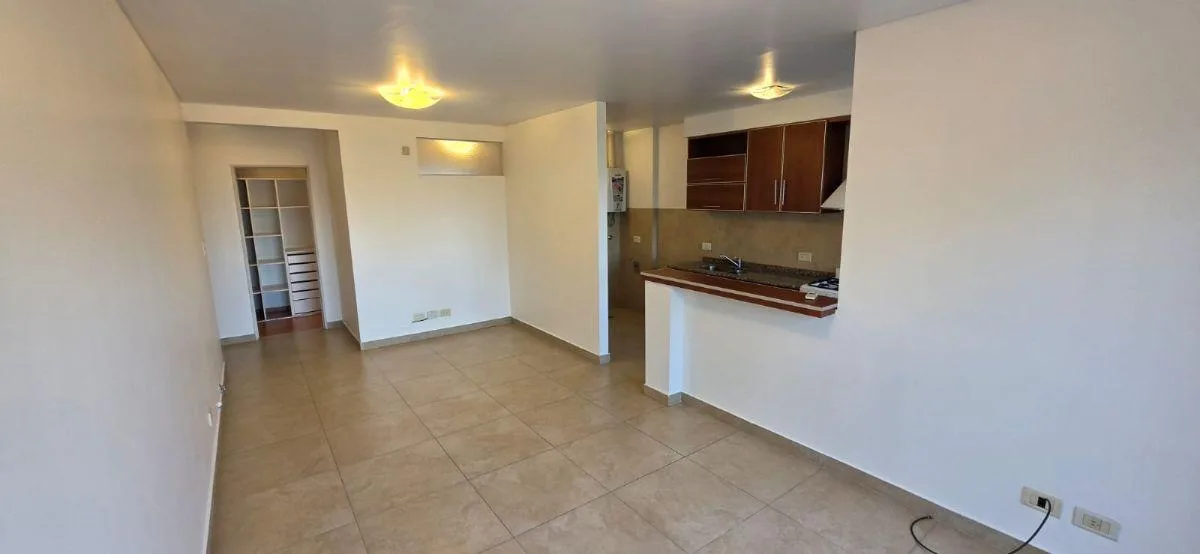 Departamento 2 Ambientes con Dormitorio en Suite, 2 Baños y Cochera Cubierta