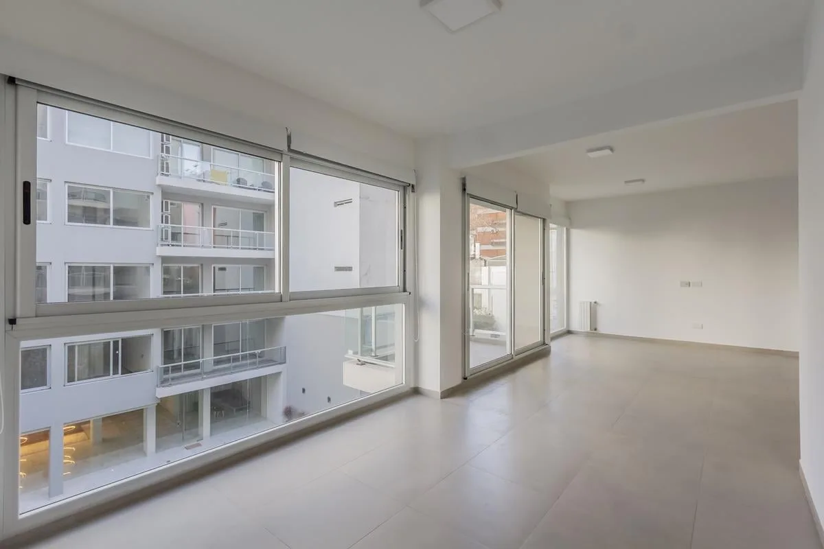 Two-room apartment with parking in Caballito