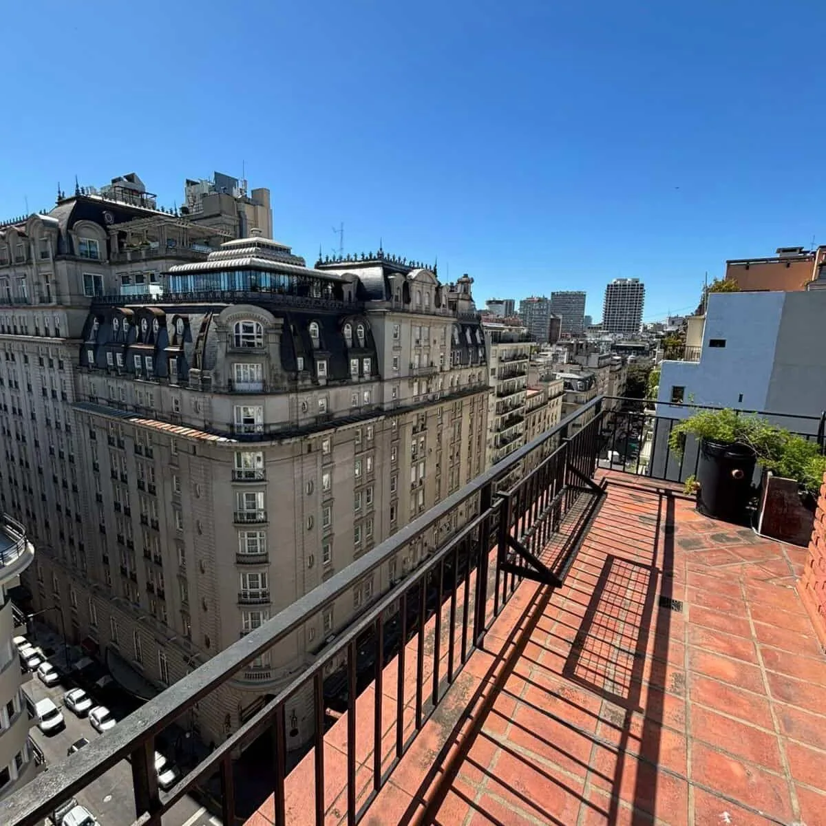 Furnished three-bedroom apartment in Vicente López