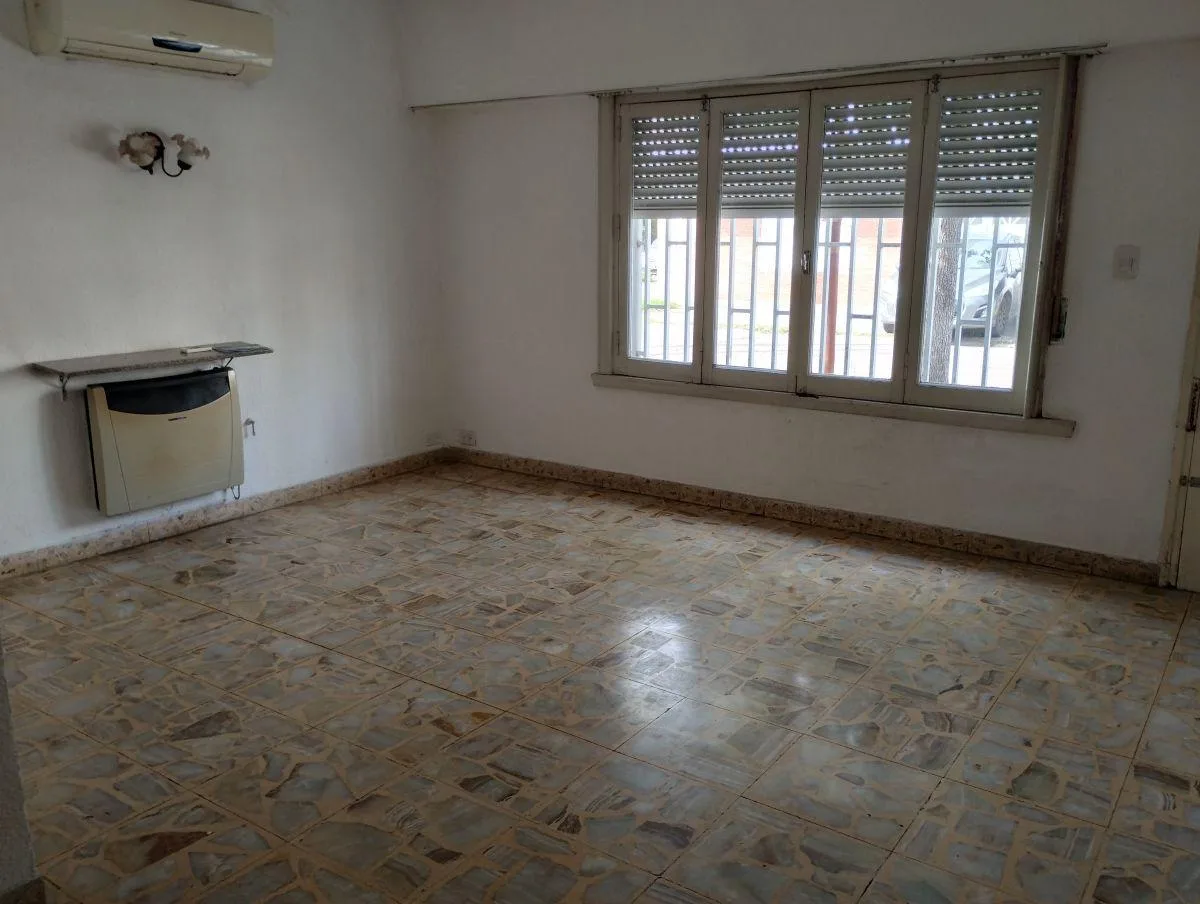 Casa de 3 ambientes en San Justo