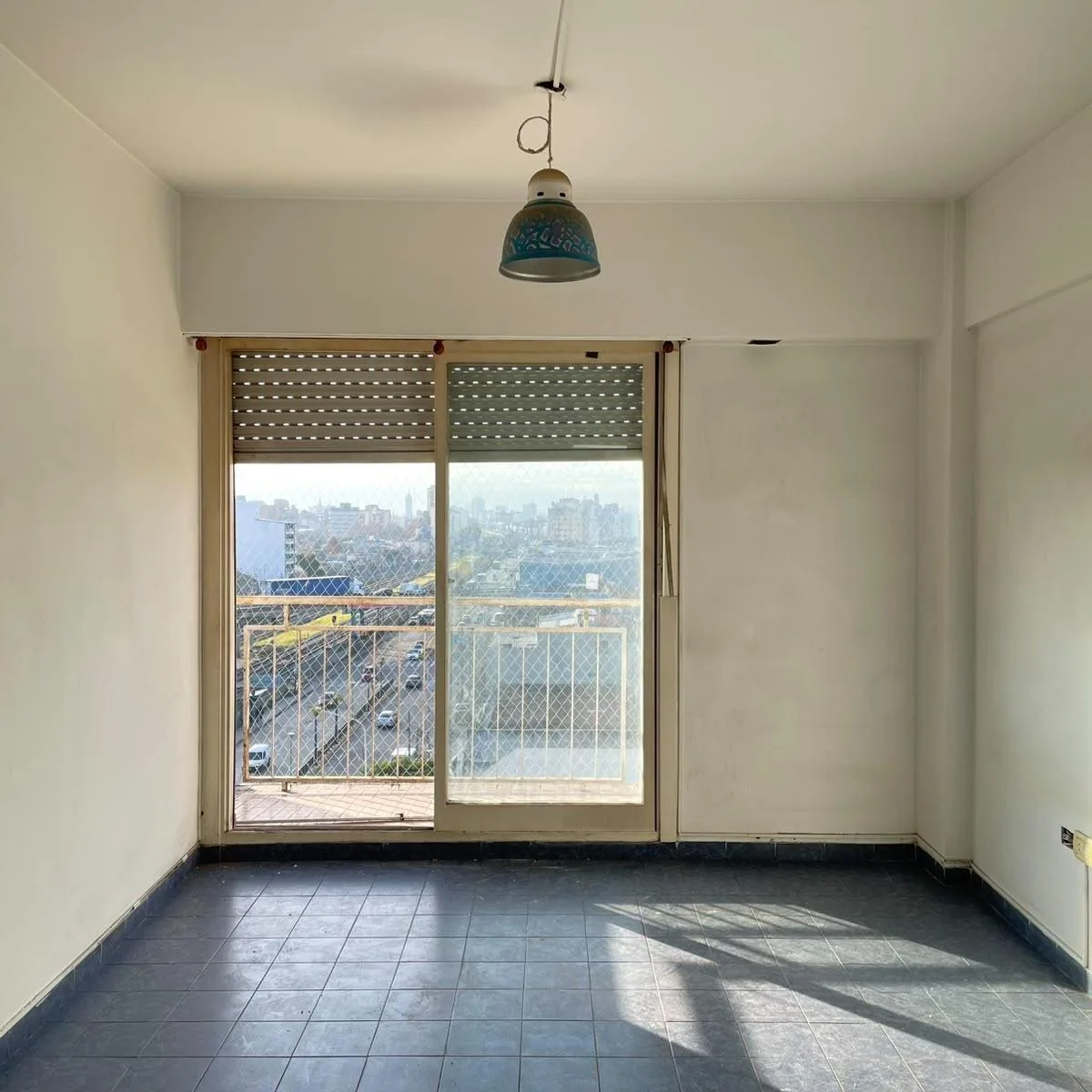 1 ambiente al frente con balcón