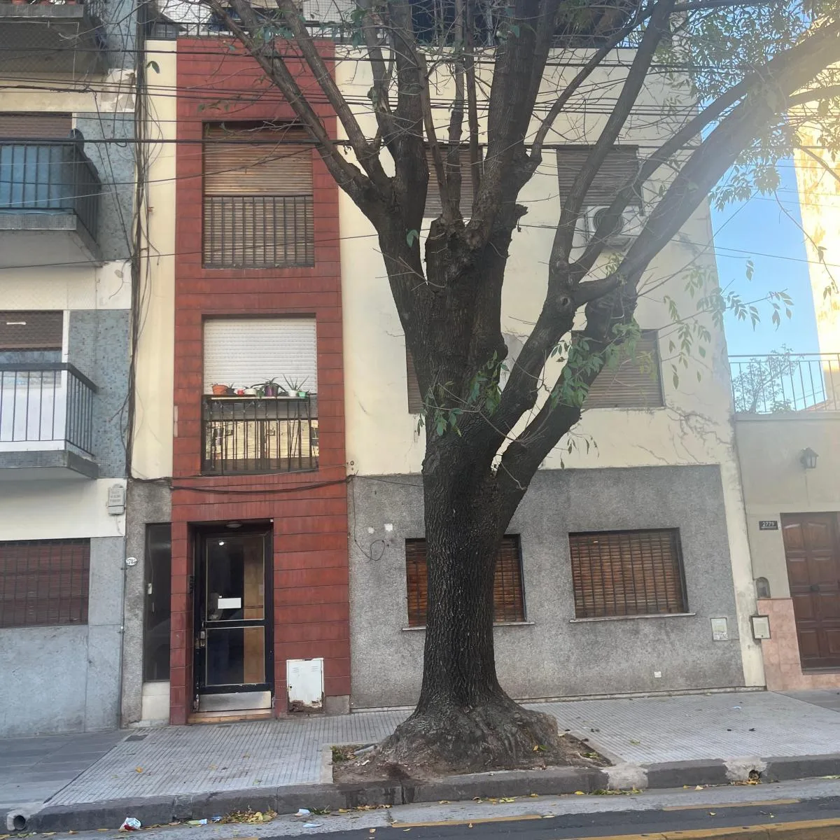 Dto 3 Amb. Fte Todo Destino Súper Ubicado con Patio