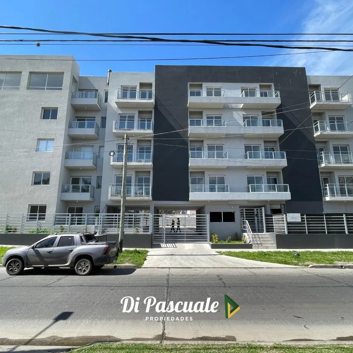 Two-room apartment with balcony in Moreno North